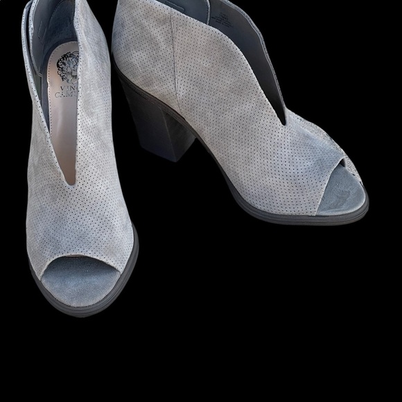 New Vince Camuto grey suede front V-Cute peep toe booties size 11M - Picture 5 of 13